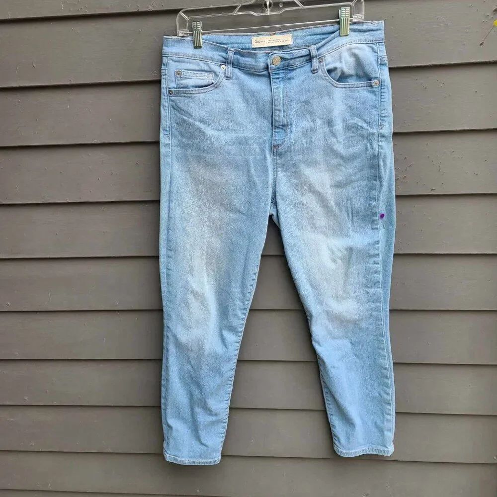 Gap True Skinny Super High Rise Crop Jeans size 31R